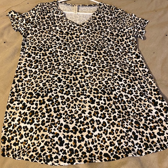 Vanilla Bay Tops - ✨Vanilla Bay buttery soft Tee ✨